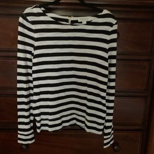 Long sleeve black & white stripped tee